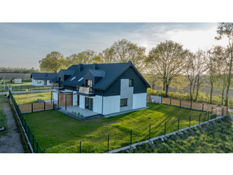 Dom pomorskie
słupski
Ustka Na sprzedaż 789 000 PLN 175 m2 