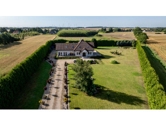 Dom zachodniopomorskie
kołobrzeski
Dygowo
Czernin Na sprzedaż 3 900 000 PLN 320 m2 